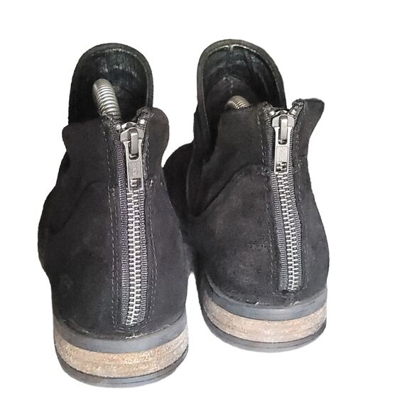 Born Arula Suede Ankle Distressed Side Cutout in Black - Women's 9 - Picture 8 of 11